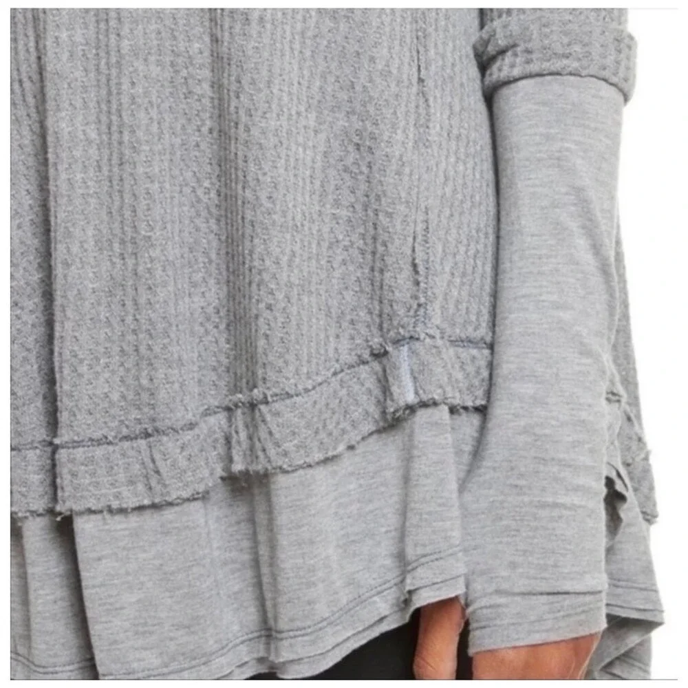 WE THE FREE Grey Thermal Waffle Knit Cozy Sweater‎ with Thumb Holes Size Small